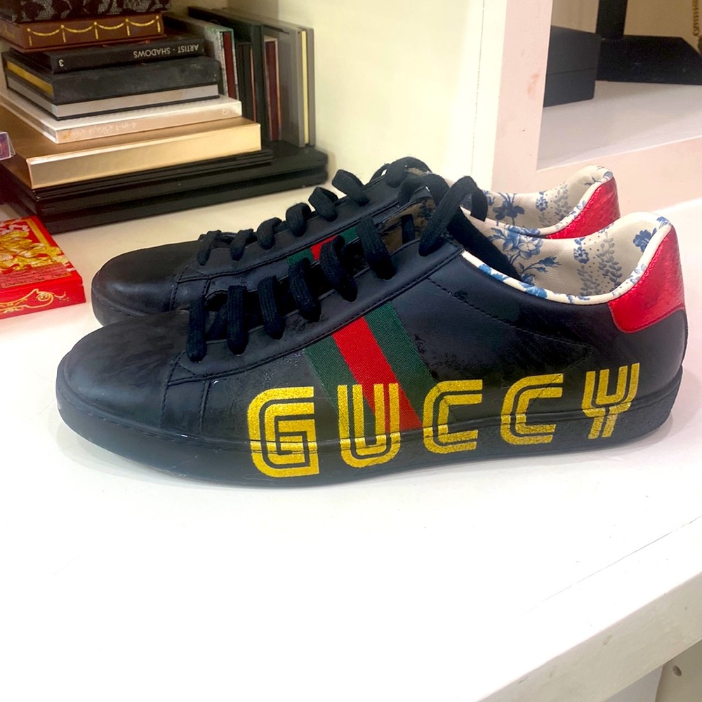 Black Gucci Sneakers 🖤